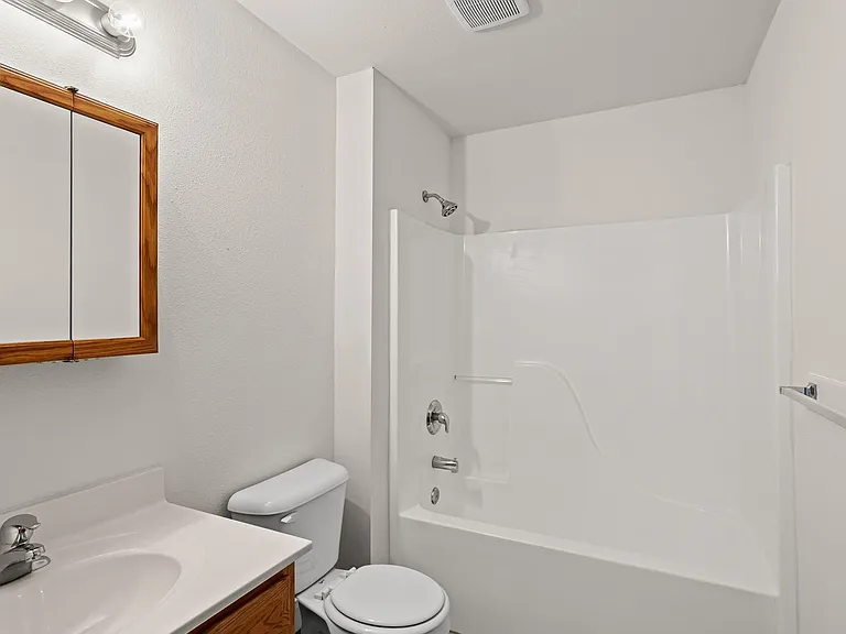 701-703 Glenstone Dr. — Photo 37