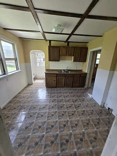 402 Holly St Photo 1