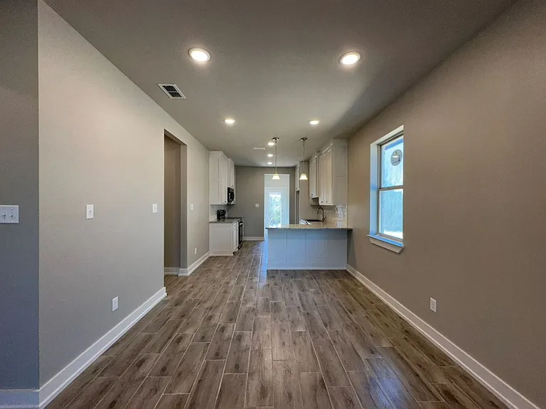 205 Lindsey Ln — Photo 6