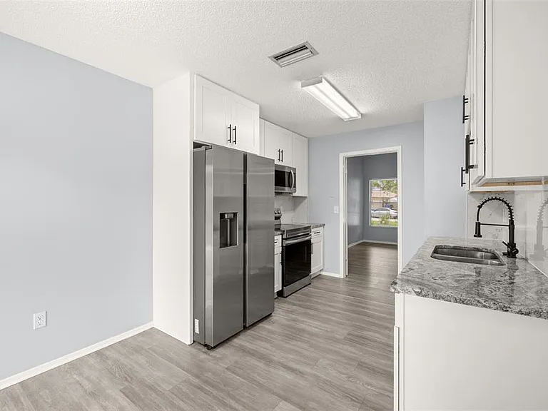 3257 Laurel Dale Dr — Photo 17