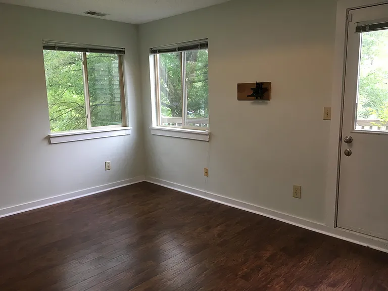 7301 Glenroie Ave — Photo 7