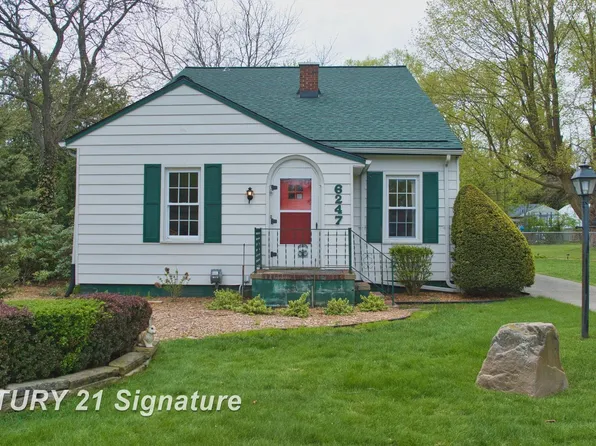 6247 Rowley Blvd, Waterford, MI 48329