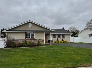 1917 Jackson Ave, West Islip, NY 11795