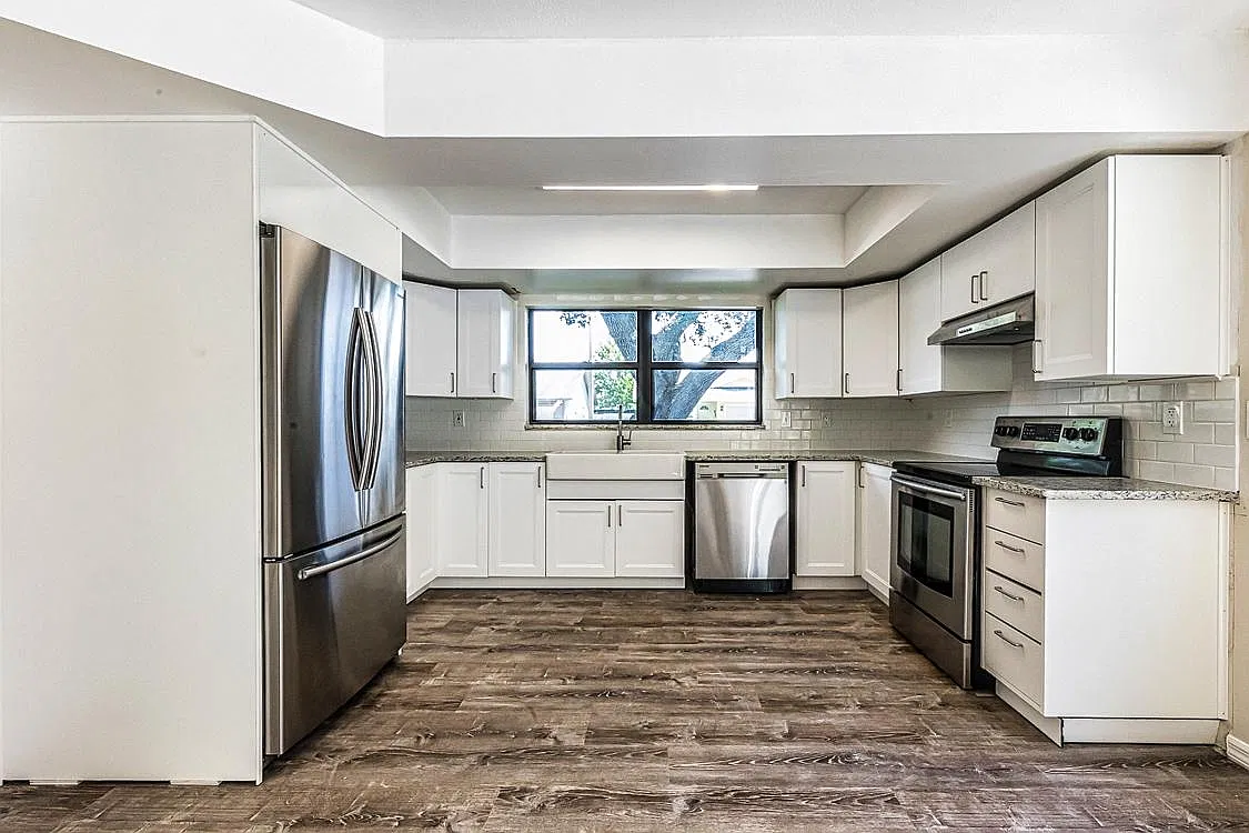 3 bed, 1348 sqft, $2,950 — Photo 3