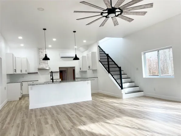 10 Cardinal Ln, High Hill, MO 63350