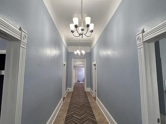 5th image of 503 W Oconee St