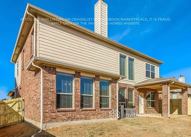2245 Whitney Dr — Photo 13
