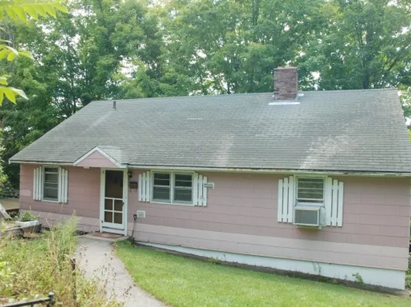 26 Weeks St, Plymouth, NH 03264