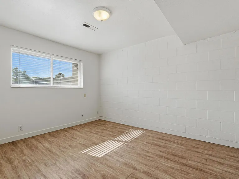 Grandview Manor — Photo 29