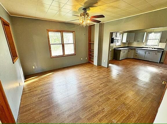 2nd image of 449 Avenue G