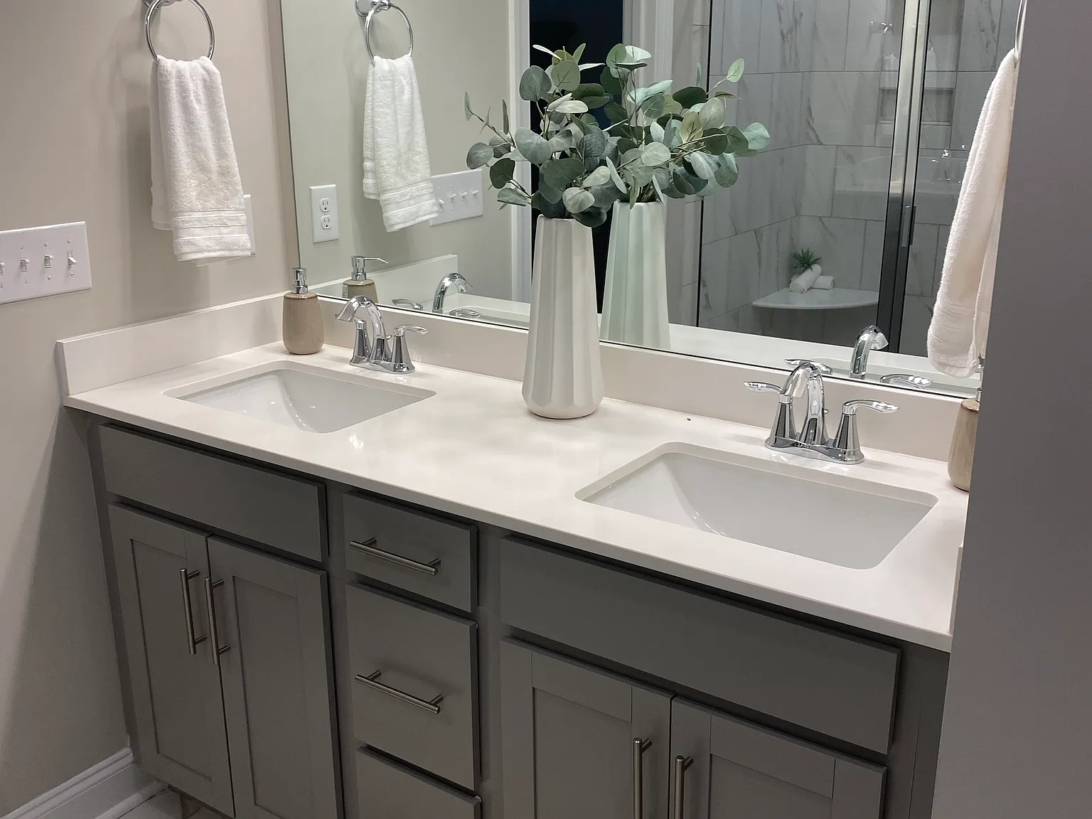 3 bed, 3.5 bath, 2313 sqft, $2,385 — Photo 4