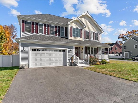 3rd image of 132 Theresa Marie Ave