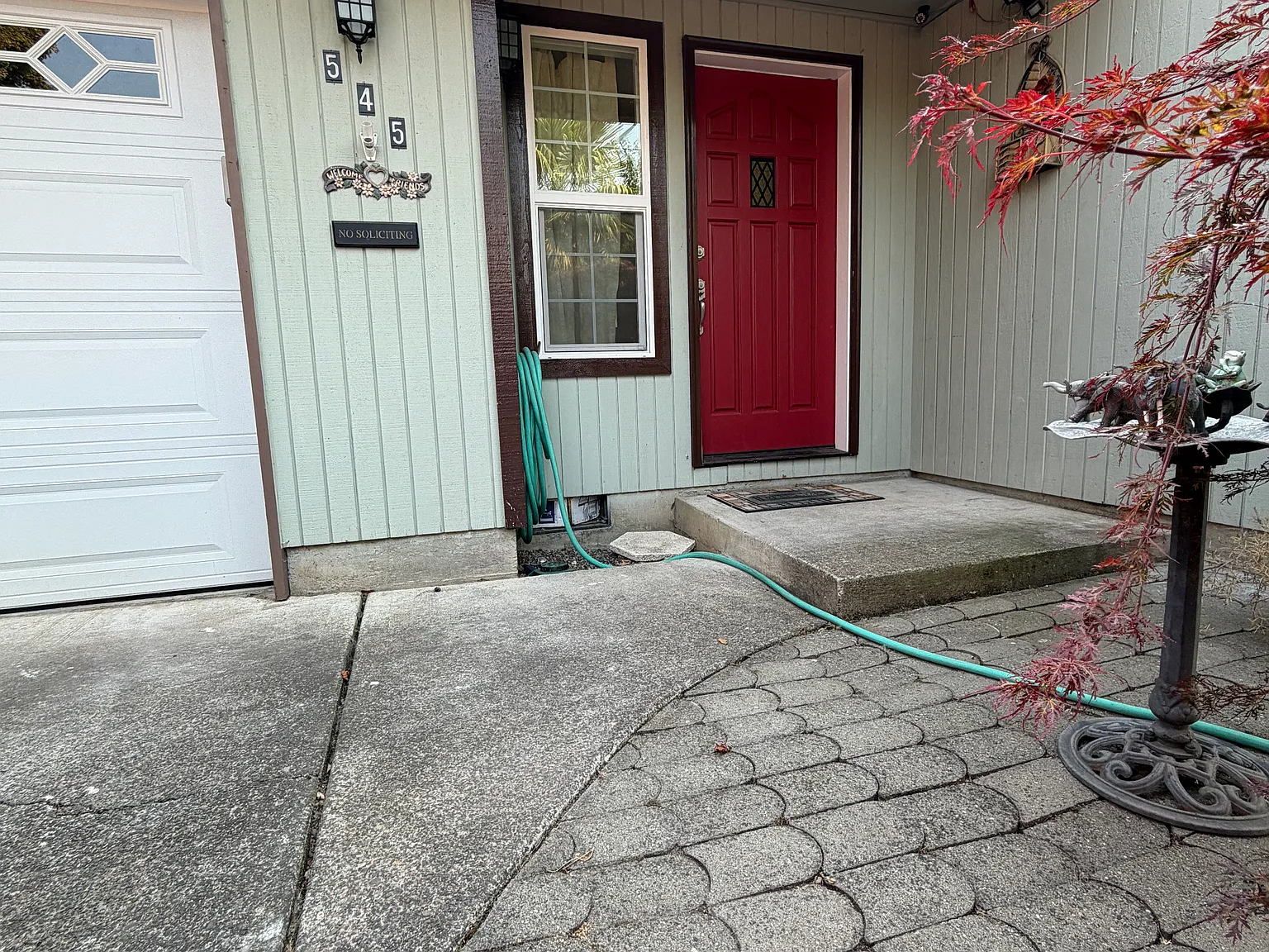 3 bed, 1104 sqft, $2,300 — Photo 1