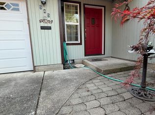 545 S Dogwood St, Cornelius, OR 97113