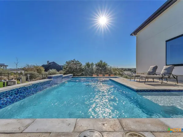 1347 Bordeaux Ln, New Braunfels, TX 78132