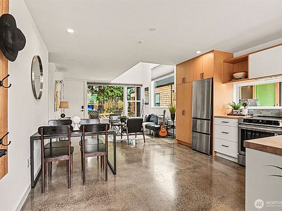 5th image of 11725 Meridian Avenue N #4
