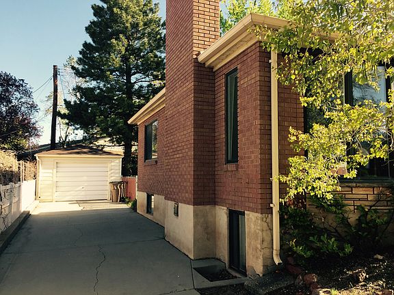 2nd image of 2387 E Blaine Ave