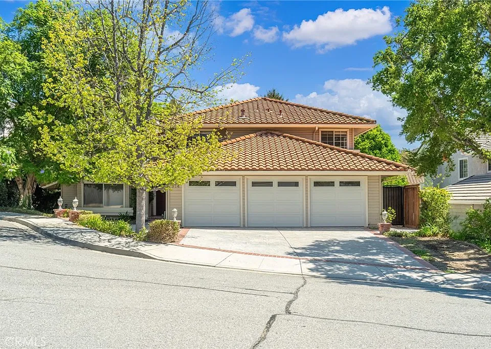 914 Sterling Oaks Ct