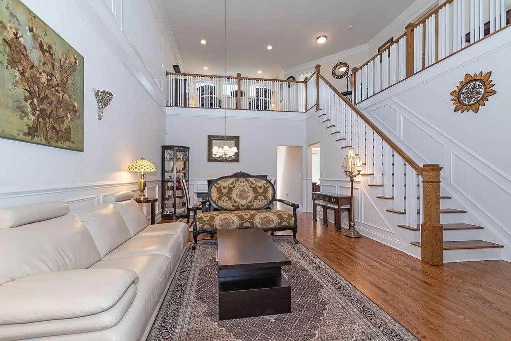 3 bed, 3.5 bath, 3026 sqft, $3,800 — Photo 2