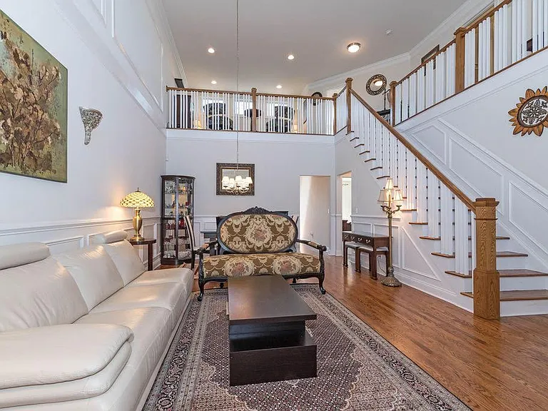 9 Briar Ridge Dr — Photo 2
