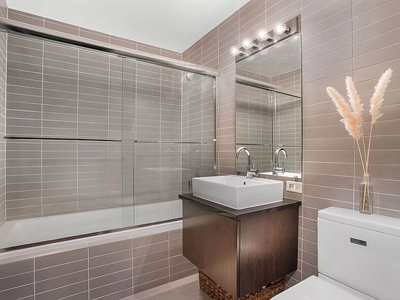 5th image of 156 Myrtle Ave #511