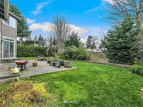 2nd image of 5814 25th Avenue W