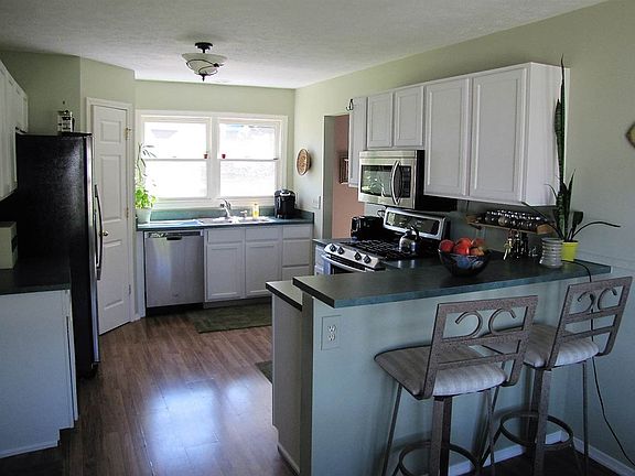 4th image of 2300 Foxfire Dr