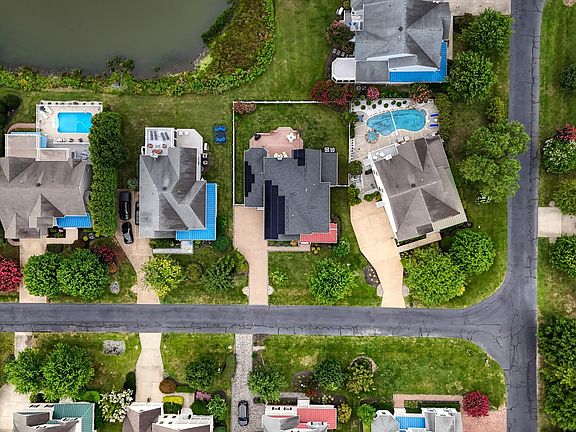 3rd image of 31339 Lynn Dr