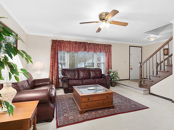 2nd image of 2807 Garden Dr