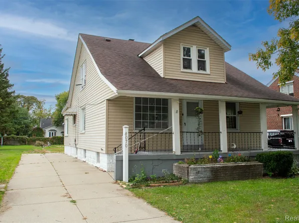 8070 Dale Ave, Center Line, MI 48015