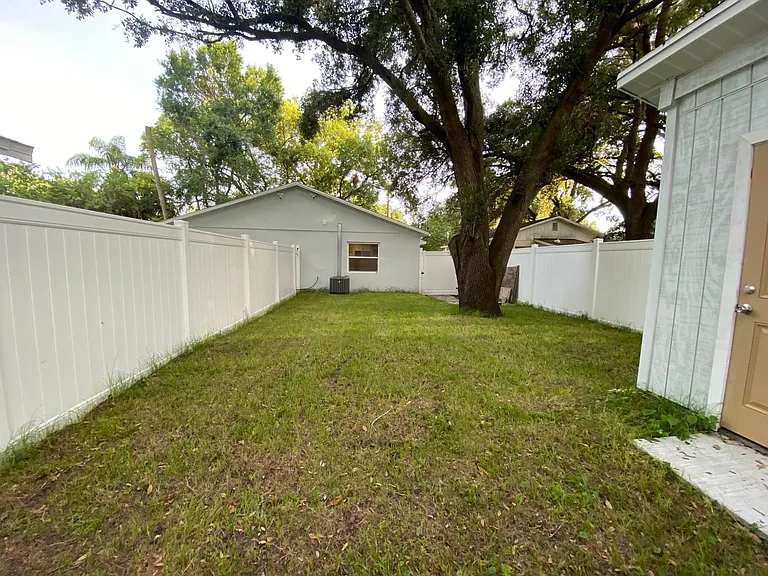 1721 W Walnut St — Photo 18