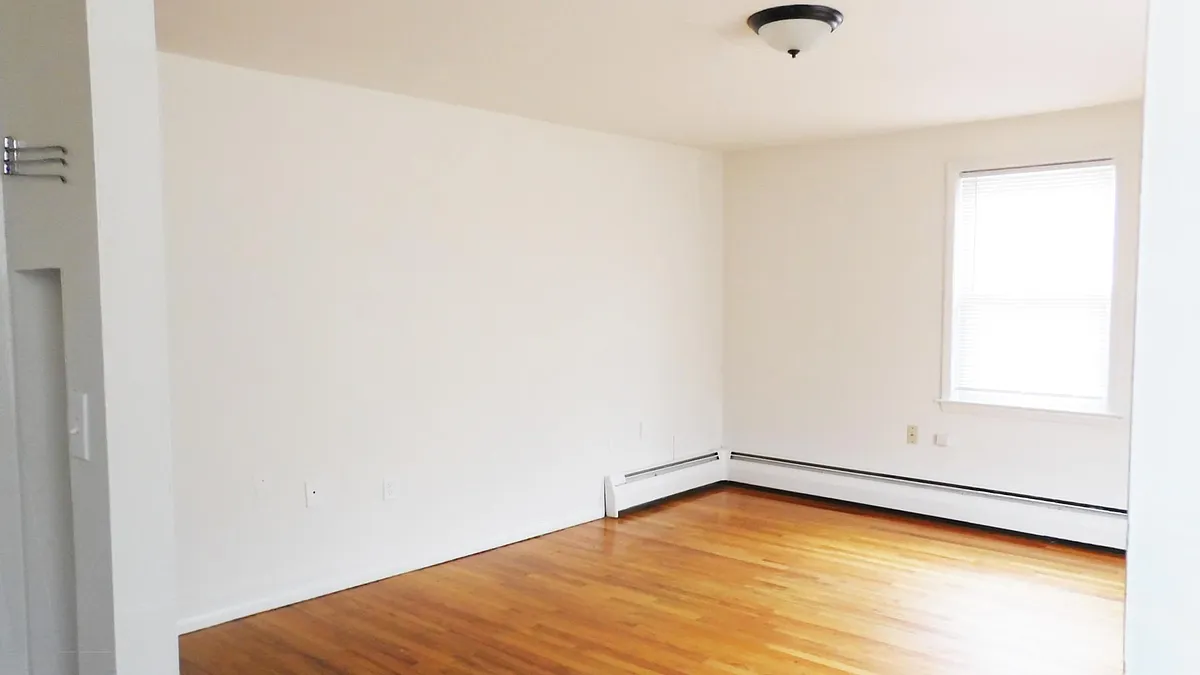 Building Photo - 117 Oxford St #B-7