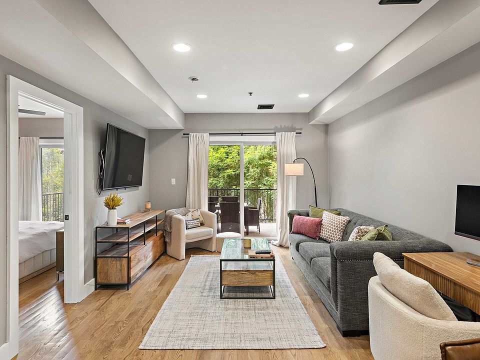 1st image of 122 Madison St APT 3