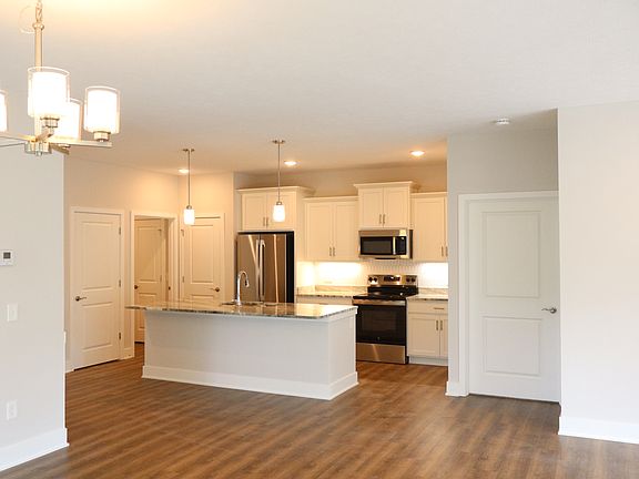 3rd image of 6575 Clearwater Ct