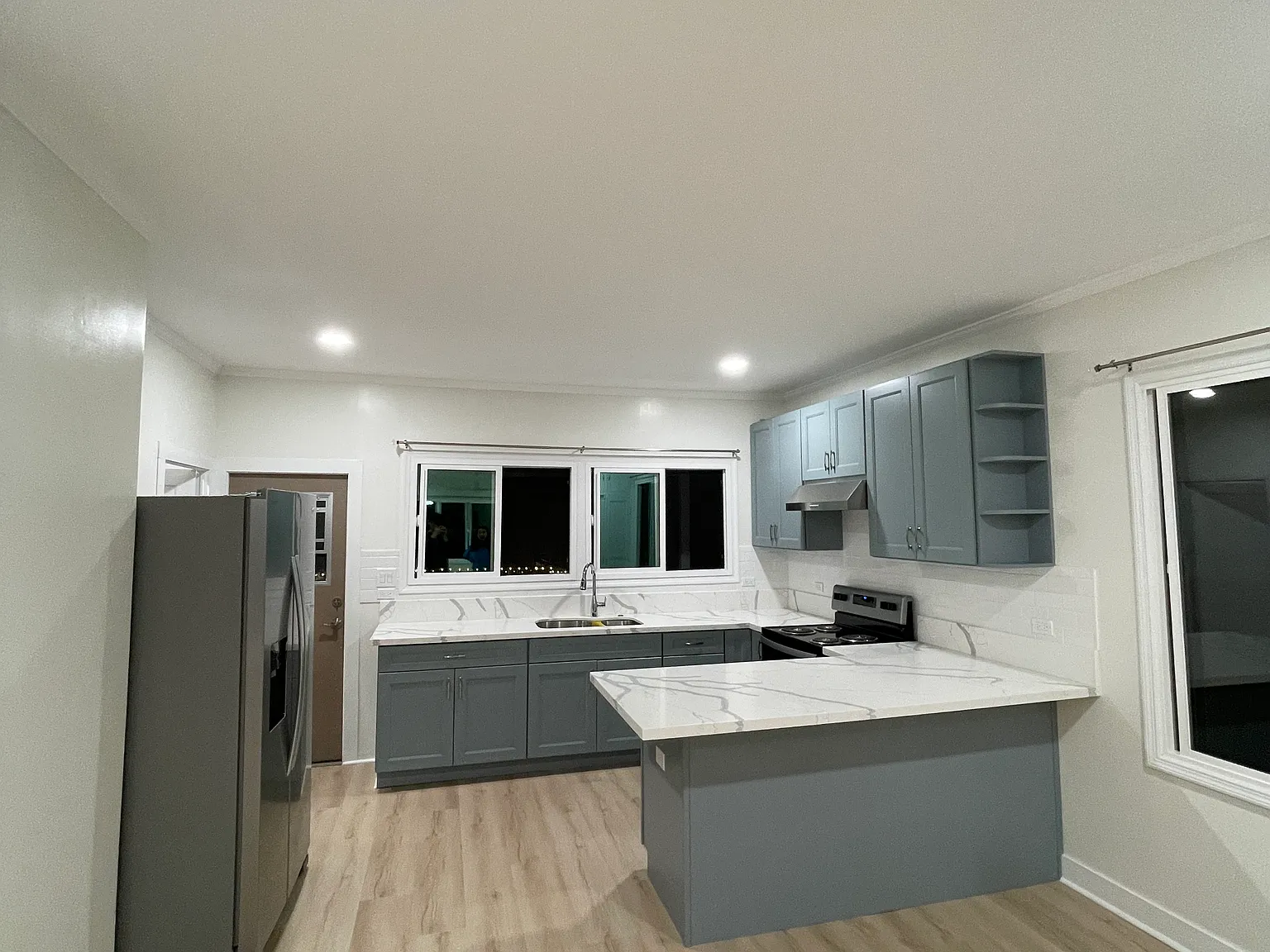 2 bed, 1.5 bath, 1400 sqft, $3,600 — Photo 3
