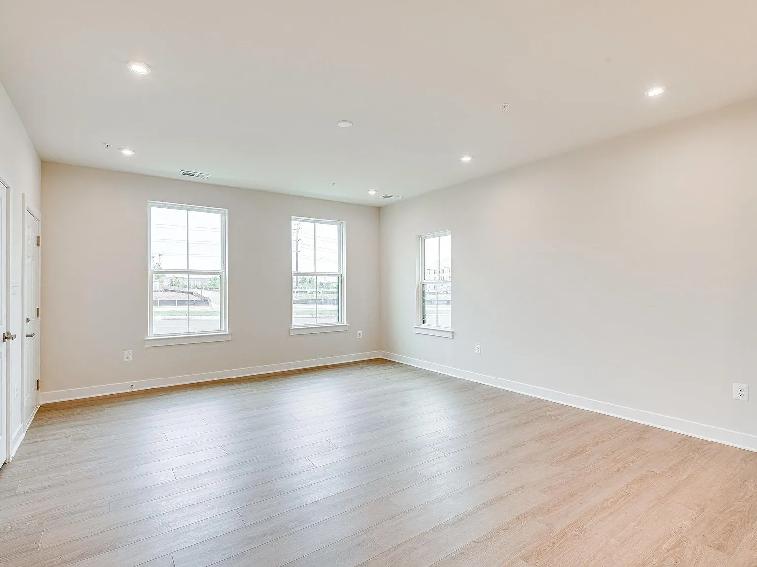 14055 Sunrise Valley Dr — Photo 3