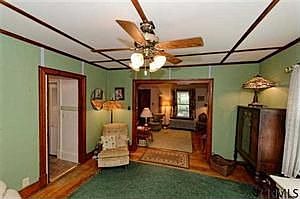 4th image of 37 Pinewood Ave