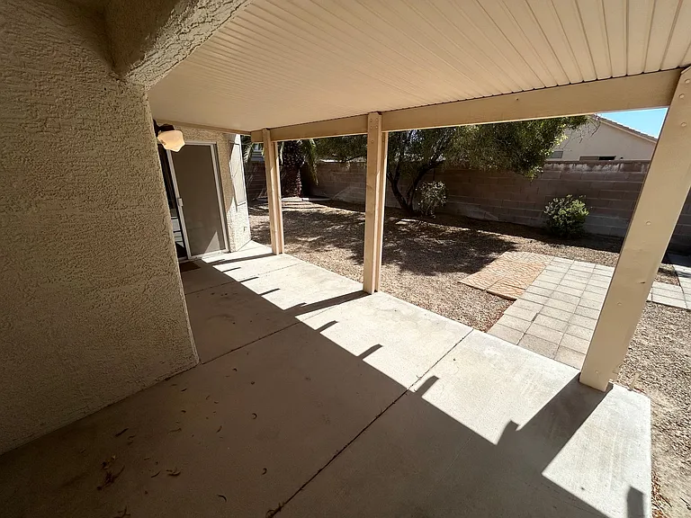 4552 Bradpoint Dr — Photo 39
