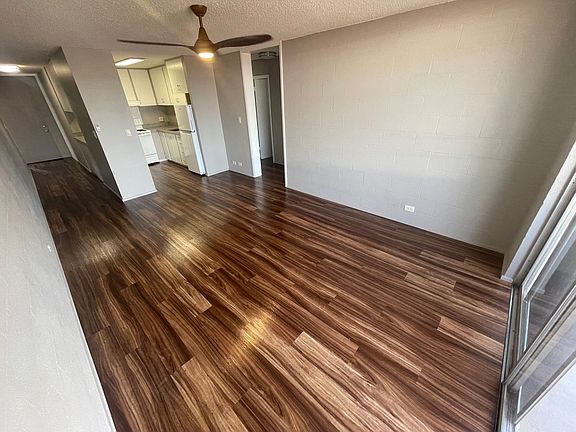 5th image of 1735 Young St APT I