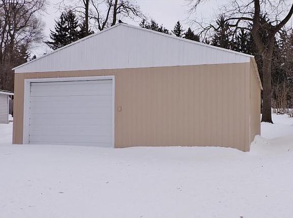 2nd image of 301 E Parker St