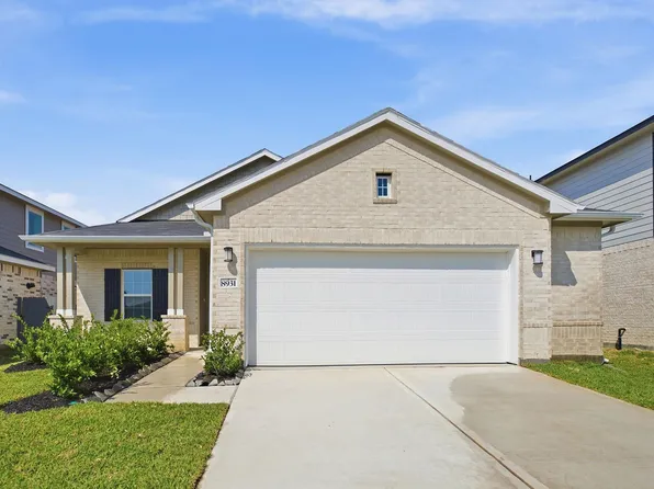8931 Gull Canyon Dr, Baytown, TX 77521