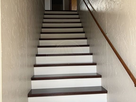 4th image of 604 Hackberry St #49