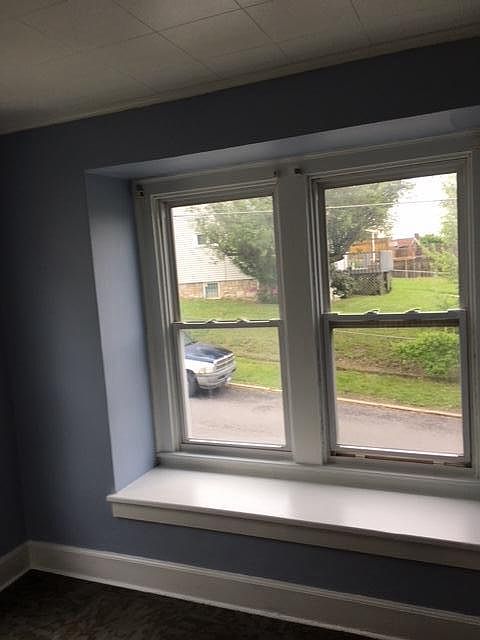 livingroom window seat