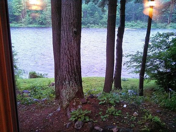 2nd image of 224 E Hudson River Dr
