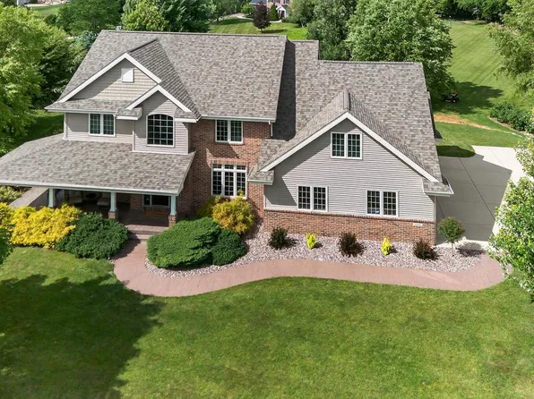 7402 Meadow Valley Road, Middleton, WI 53562