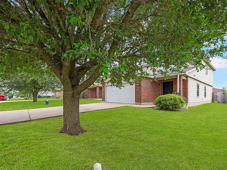 25 Avrshire Ln — Photo 3
