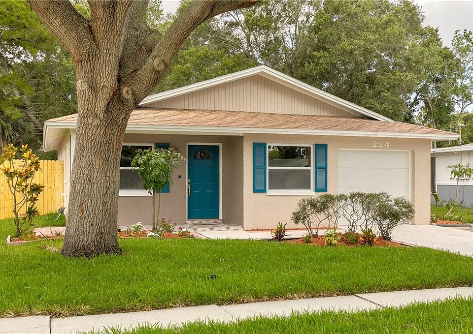 1st image of 224 Royal Palms Dr