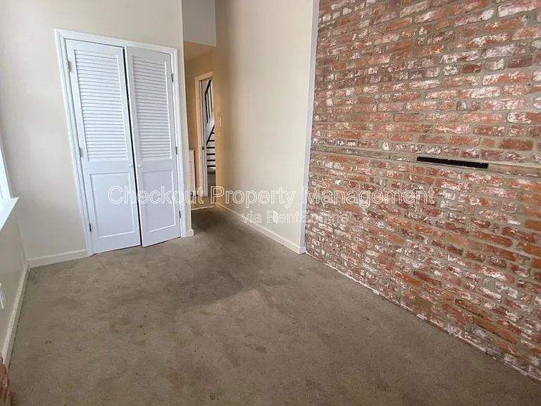 2301 S 11th St — Photo 6