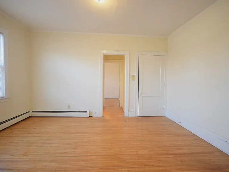 2121 Hennepin Ave S — Photo 7