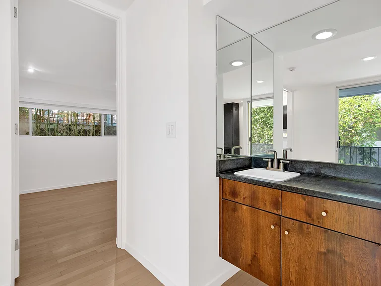 1147 N Clark St #206 — Photo 17